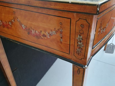 Lot 568 - AN EDWARDIAN SATINWOOD BOW-FRONTED SIDE TABLE