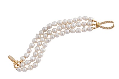 Lot 95 - A cultured pearl and diamond bracelet