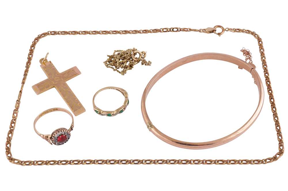 Lot 40 - A JEWELLERY COLLECTION