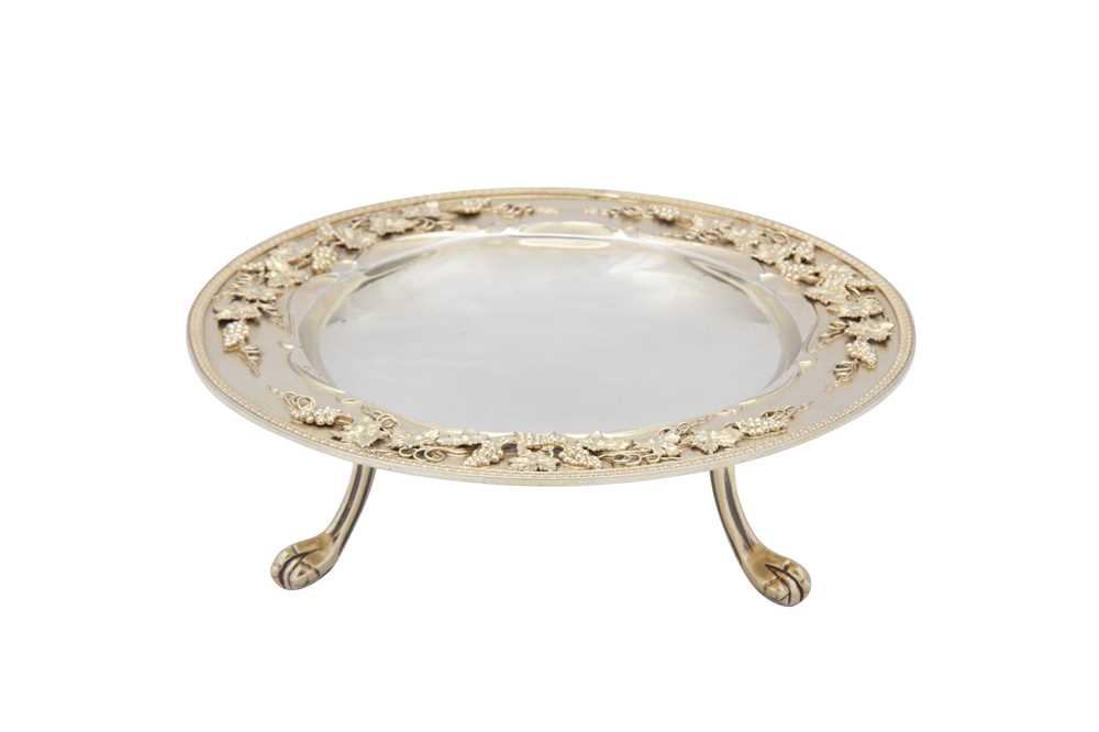 Lot 378 - A George V parcel gilt sterling silver fruit stand, London 1910 by Goldsmiths and Silversmiths Co