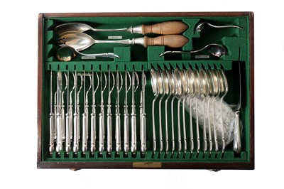 Lot 6 - A 20TH CENTURY MAHOGANY THREE DRAWER CANTEEN OF SILVER PLATED CUTLERY
