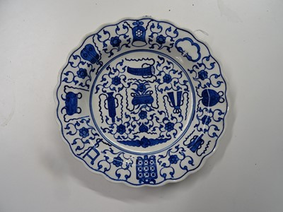 Lot 424 - TWO WORCESTER BLUE AND WHITE PORCELAIN PLATES, 18TH CENTURY