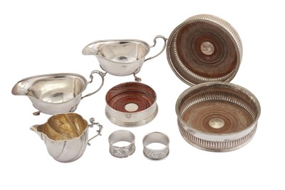 Lot 278 - A MIXED GROUP OF STERLING SILVER INCLUDING A VICTORIAN CREAM JUG, LONDON 1900 BY FREDRICK AUGUSTUS BURRIDGE