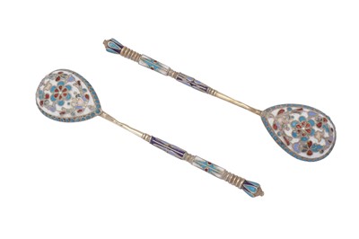 Lot 199 - A pair of Nicholas II early 20th century Russian 84 zolotnik silver and cloisonné enamel coffee spoons, Moscow 1908-26 by Nikita Mikhailov (active from 1896)