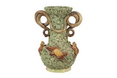 Lot 851 - A PORTUGESE MAJOLICA VASE, IN THE MANNER OF PALISSY, 20TH CENTURY