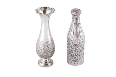 Lot 212 - A MID 20TH CENTURY INDIAN UNMARKED SILVER BOTTLE, BOMBAY CIRCA 1960