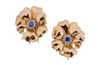 Lot 78 - A pair of sapphire clip brooches