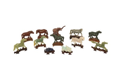 Lot 583 - A SMALL COLLECTION OF CHINESE HARDSTONE ANIMALS.