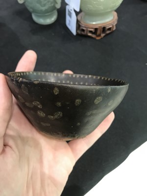 Lot 491 - A CHINESE SPOTTED POTTERY BOWL.