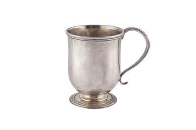 Lot 225 - AN EARLY 20TH CENTURY SILVER MUG IN THE 18TH CENTURY AMERICAN STYLE