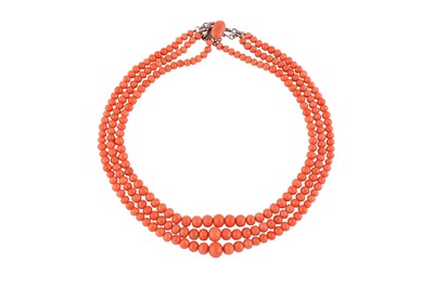 Lot 60 - A CORAL BEAD NECKLACE
