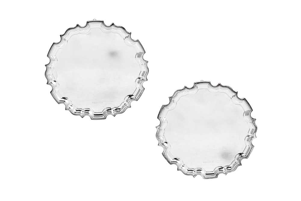 Lot 358 - A pair of Elizabeth II sterling silver salvers, London 2000 by Carrs