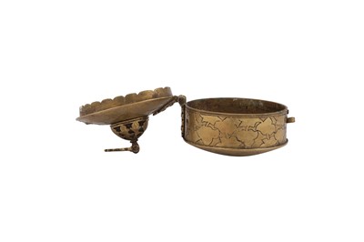 Lot 265 - AN INDIAN ENGRAVED BRASS PORTABLE INKWELL