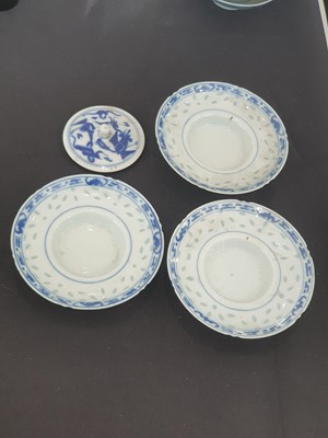 Lot 140 - A VERY LARGE COLLECTION OF CHINESE PORCELAIN.