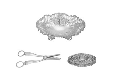Lot 136 - A VICTORIAN STERLING SILVER BON BON DISH, LONDON 1894 BY SIBRAY, HALL AND CO