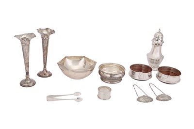 Lot 181 - A MIXED GROUP OF STERLING SILVER