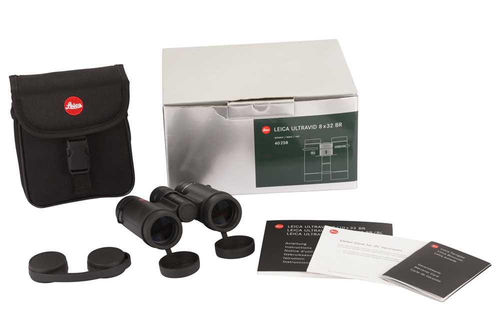 Lot 25 A Pair Of Leica 8x32 BR Ultravid Binoculars lot-25-a-pair-of-leica-8x32-br-ultravid-binoculars