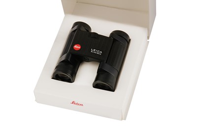 Lot 24 - A Pair of Leica 8x20 BCA Trinovid Binoculars