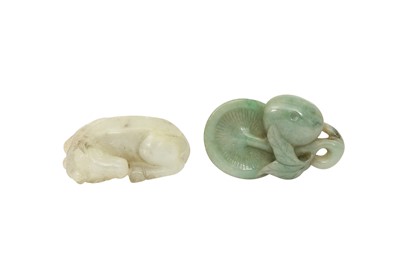 Lot 447 - A CHINESE PALE CELADON 'HORSE' CARVING AND A JADEITE 'MUSHROOM' GROUP.