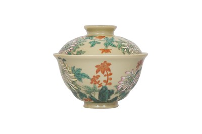 Lot 291 - A CHINESE FAMILLE ROSE 'CHRYSANTHEMUM' BOWL AND COVER.