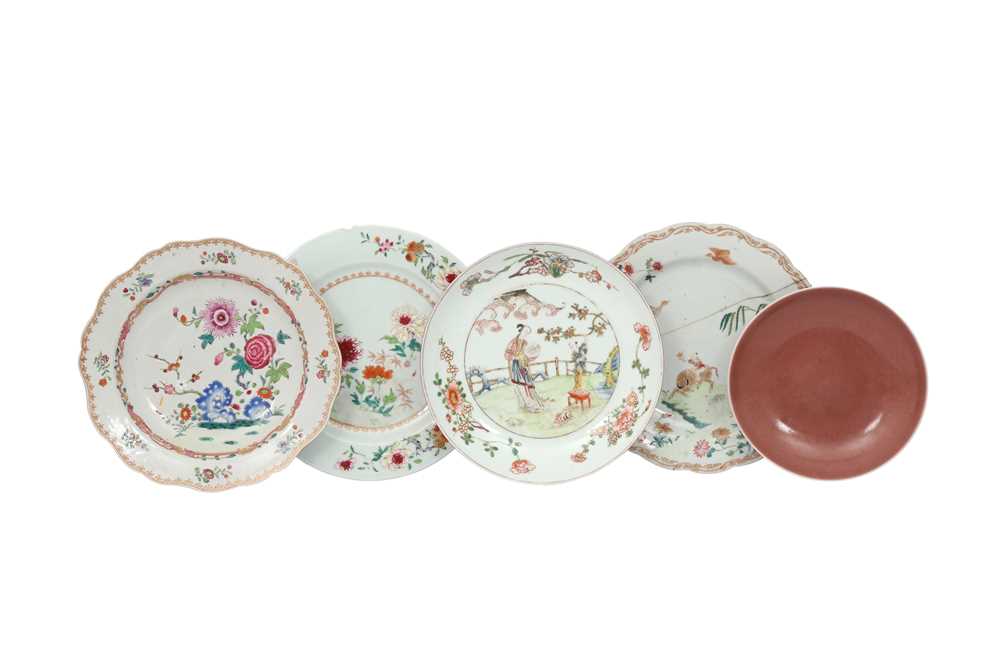 Lot 141 - FOUR CHINESE FAMILLE ROSE DISHES AND A COPPER-RED GLAZED DISH.