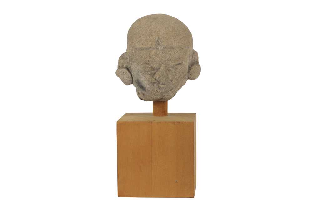 Lot 549 - A PRE-COLOMBIAN POTTERY SCULPTURE, CIRCA 400BC
