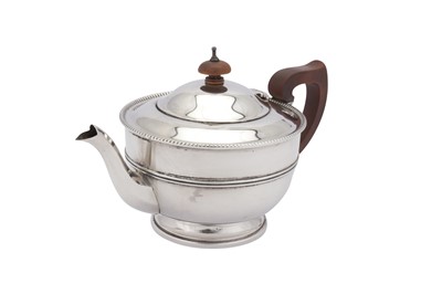 Lot 368 - A George V sterling silver teapot, Birmingham 1920 by Adie Brothers