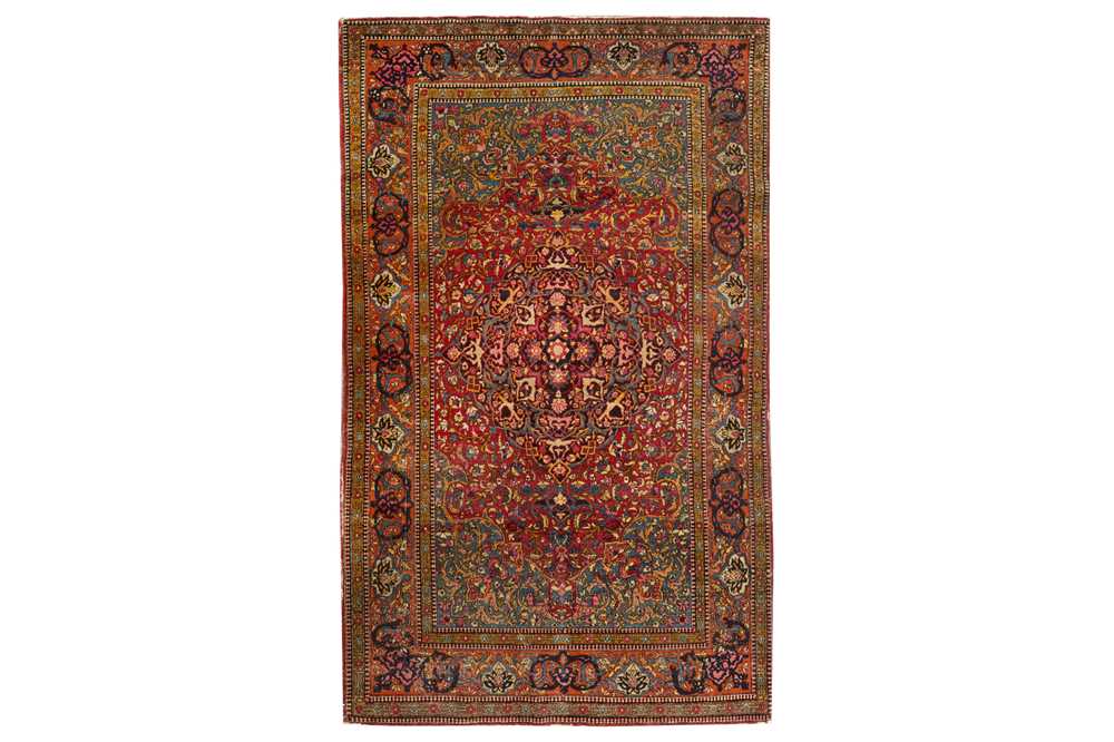 Lot 27 - A VERY FINE ISFAHAN RUG, CENTRAL PERSIA