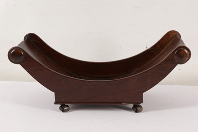 Lot 286 - A GEORGIAN MAHOGANY CHEESE COASTER