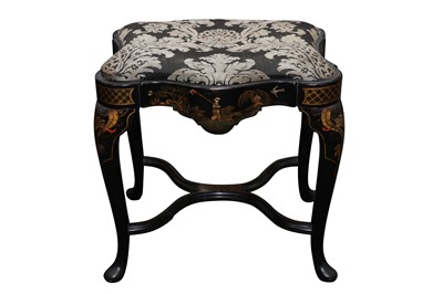 Lot 258 - AN ENGLISH JAPANNED STOOL, IN THE GEORGE II STYLE, 20TH CENTURY