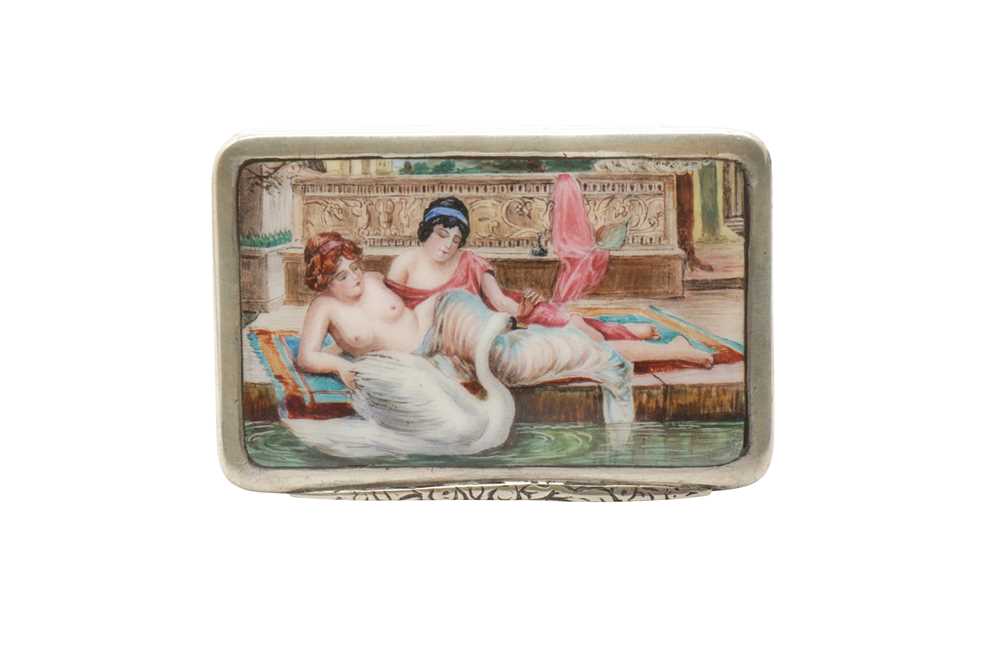 Lot 1042 - AN EARLY 20TH CENTURY GERMAN 800 STANDARD SILVER AND ENAMEL EROTIC SNUFF BOX