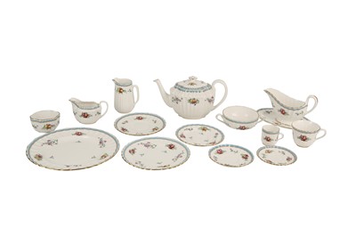 Lot 76 - A SPODE 'TRAPNELL SPRAYS' PART DINNER AND TEA SERVICE, EARLY 20TH CENTURY