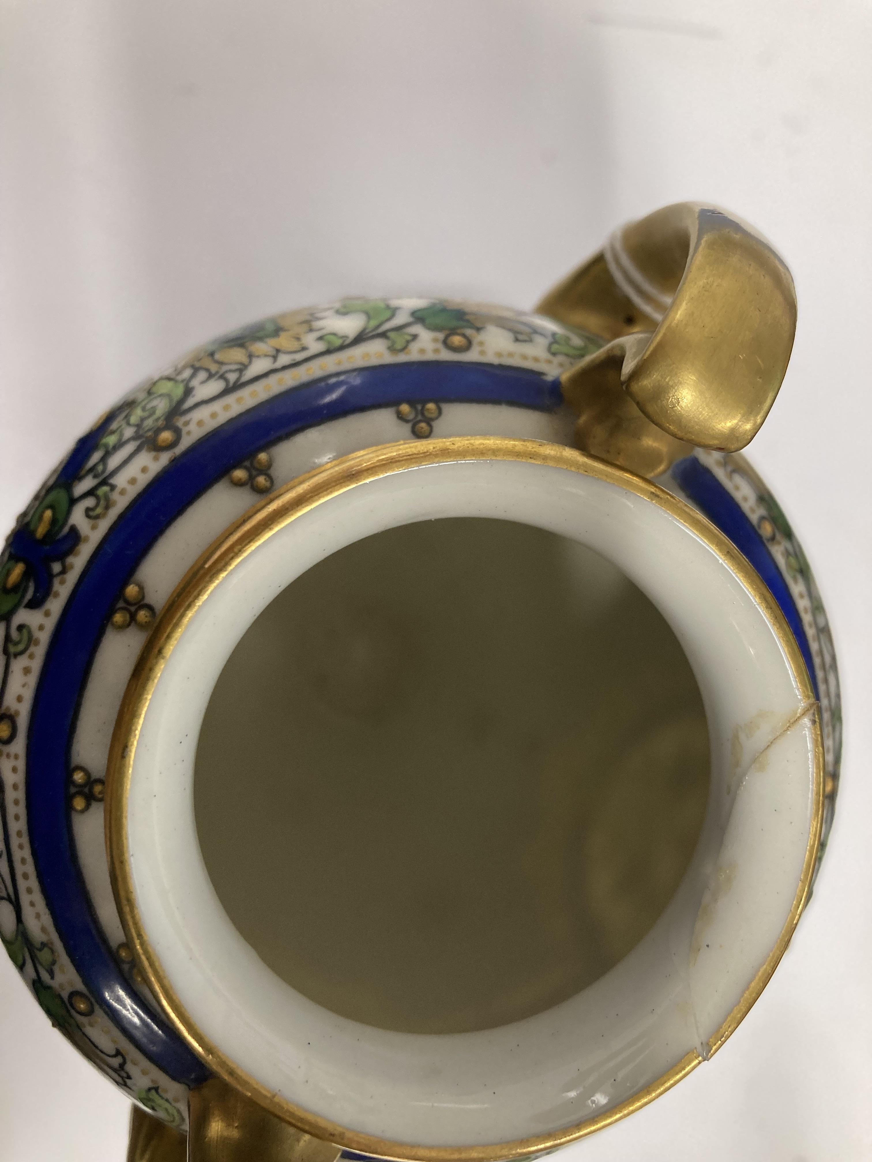 Lot 78 - A PAIR OF ROYAL WORCESTER PORCELAIN URNS AND