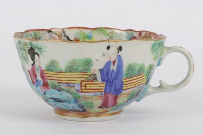 Lot 85 - A CHINESE CANTON PORCELAIN TEA POT, 19TH CENTURY