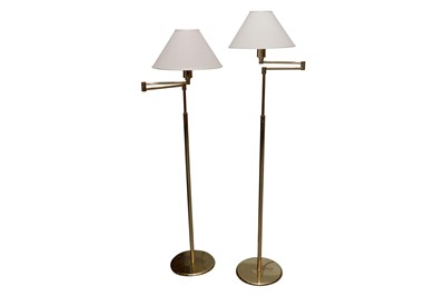 Lot 58 - A PAIR OF 20TH CENTURY BRASS TELESCOPIC READING LAMPS