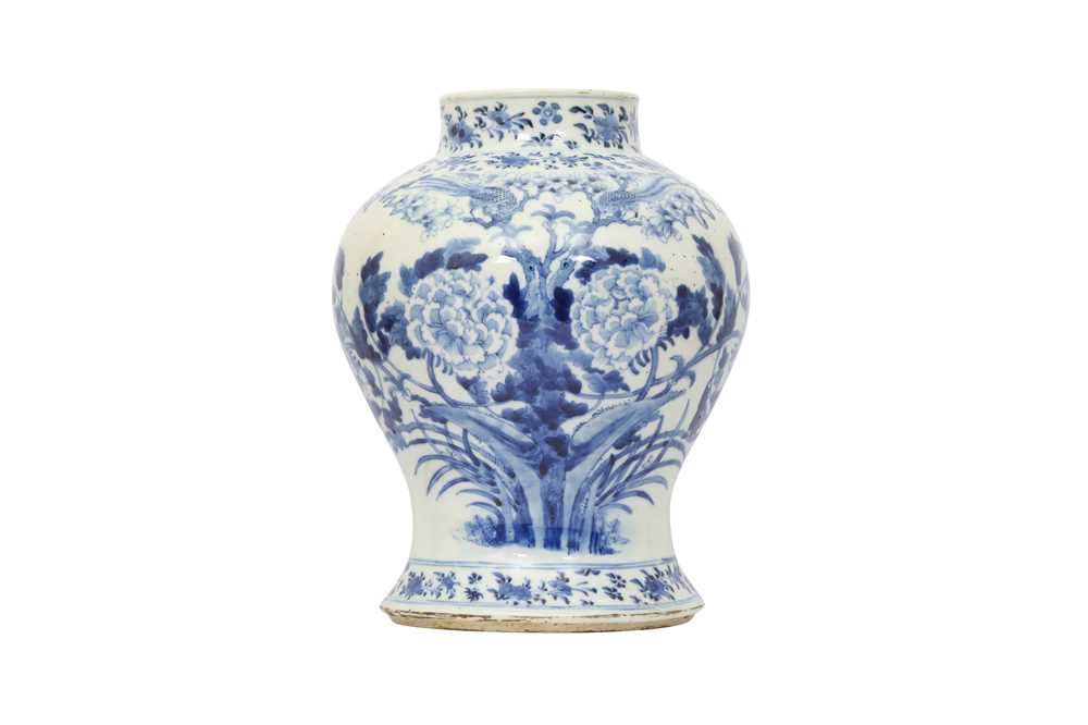 Lot 79 - A CHINESE BLUE AND WHITE BALUSTER 'FLOWERS' VASE.