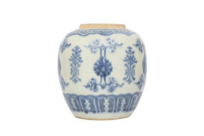 Lot 103 - A CHINESE BLUE AND WHITE 'LOTUS' JAR.