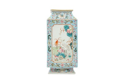 Lot 639 - A CHINESE FAMILLE ROSE 'BIRDS AND FLOWERS' VASE.