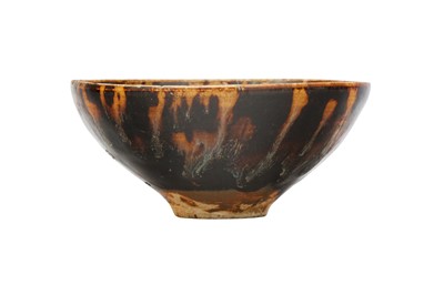 Lot 366 - A SMALL CHINESE RUSSET-SPLASHED TEA BOWL.