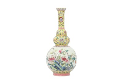 Lot 349 - A CHINESE FAMILLE ROSE TRIPLE GOURD VASE.
