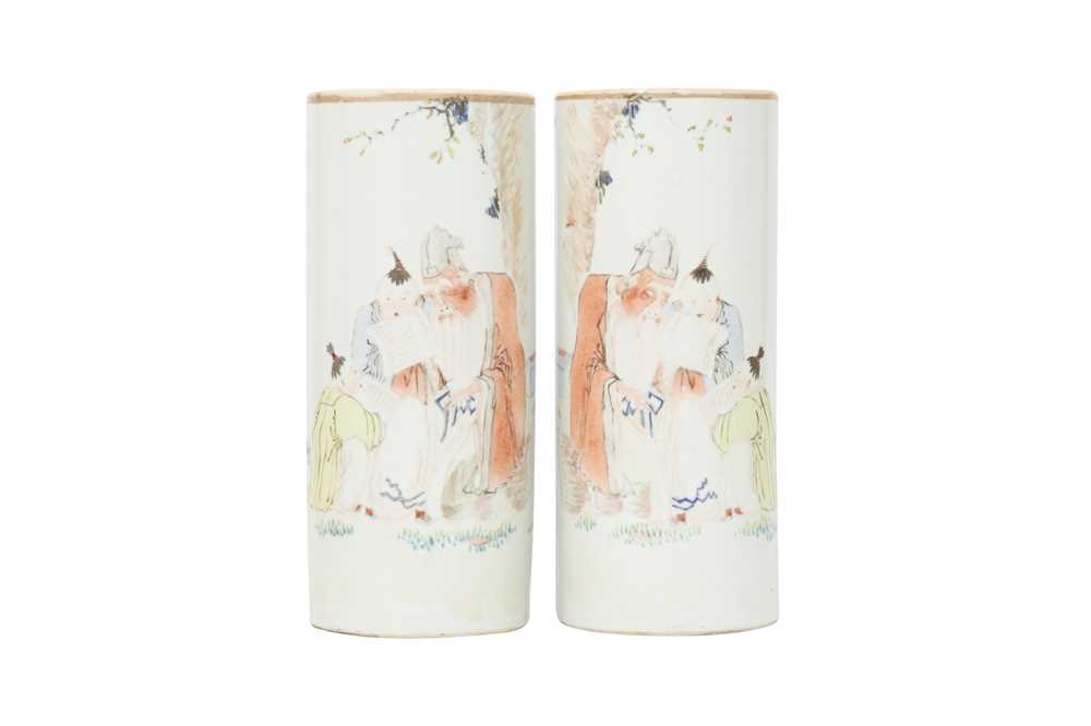 Lot 301 - A PAIR OF CHINESE PORCELAIN HAT STANDS.