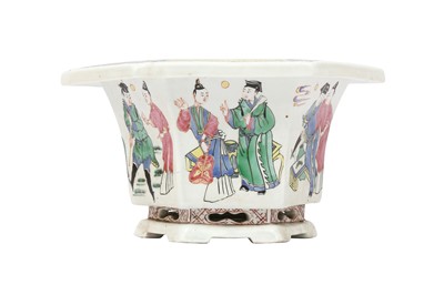 Lot 207 - A CHINESE FAMILLE ROSE HEXAGONAL JARDINIERE.