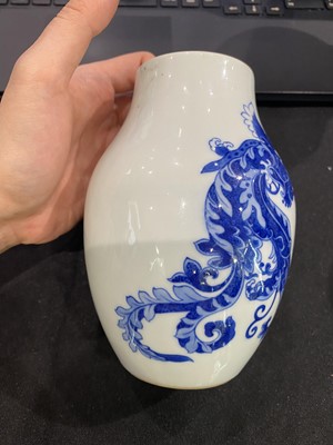 Lot 278 - TWO CHINESE BLUE AND WHITE JARS.