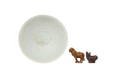 Lot 487 - A CHINESE QINGBAI BOWL AND TWO GLAZED POTTERY ANIMALS.