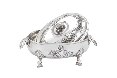 Lot 516 - A George II sterling silver soup tureen, London 1739 by Peter Archambo