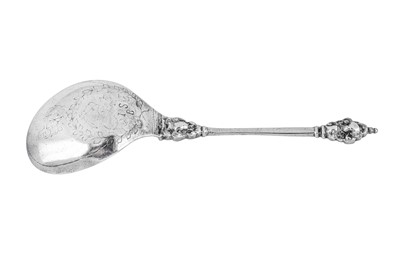 Lot 240 - A late 17th century German (Polish) silver spoon, Breslau circa 1690 by Gottfried Heintze (master 1673, d. 1707)
