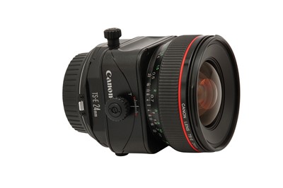 Lot 124 - A Canon 24mm f/3.5L TS-E MkI lens