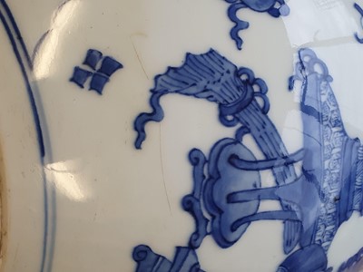 Lot 75 - A CHINESE BLUE AND WHITE FISHBOWL.