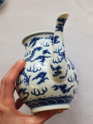 Lot 53 - A CHINESE BLUE AND WHITE TEAPOT AND COVER.