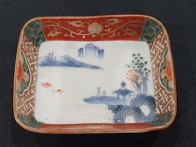 Lot 144 - A SMALL COLLECTION OF CHINESE AND JAPANESE PORCELAIN.